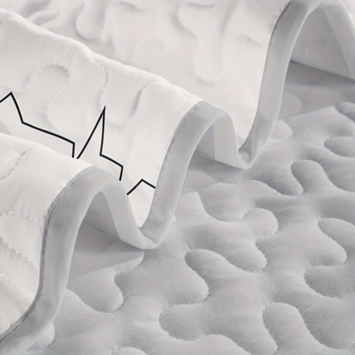 King Queen Love Heart Black White Quilted Duvet Set - Romantic King & Queen Lettering with Hearts & Crowns, Soft Microfiber Comforter & Pillowcases, All-Season Luxury Bedding for Couples, Ideal Gift (1 Comforter + 2 Pillowcases)
